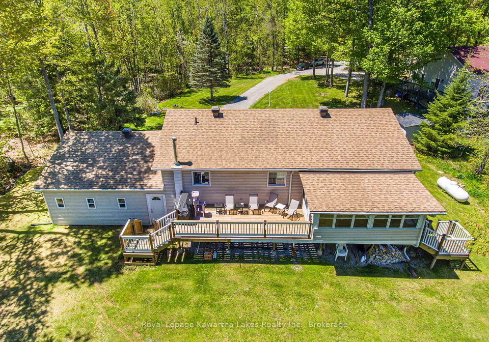 17-fire-route-trent-lakes-ontario-x13175026