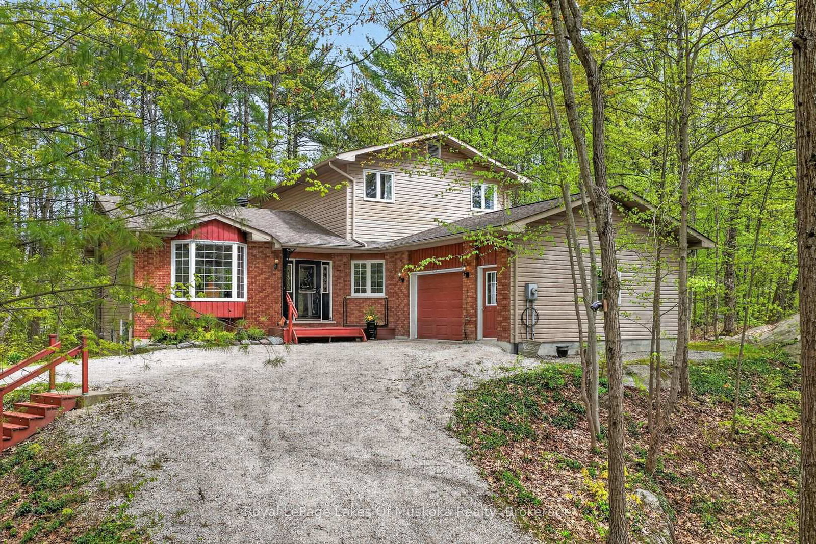19-the-granite-bluff-bracebridge-ontario-x13175220