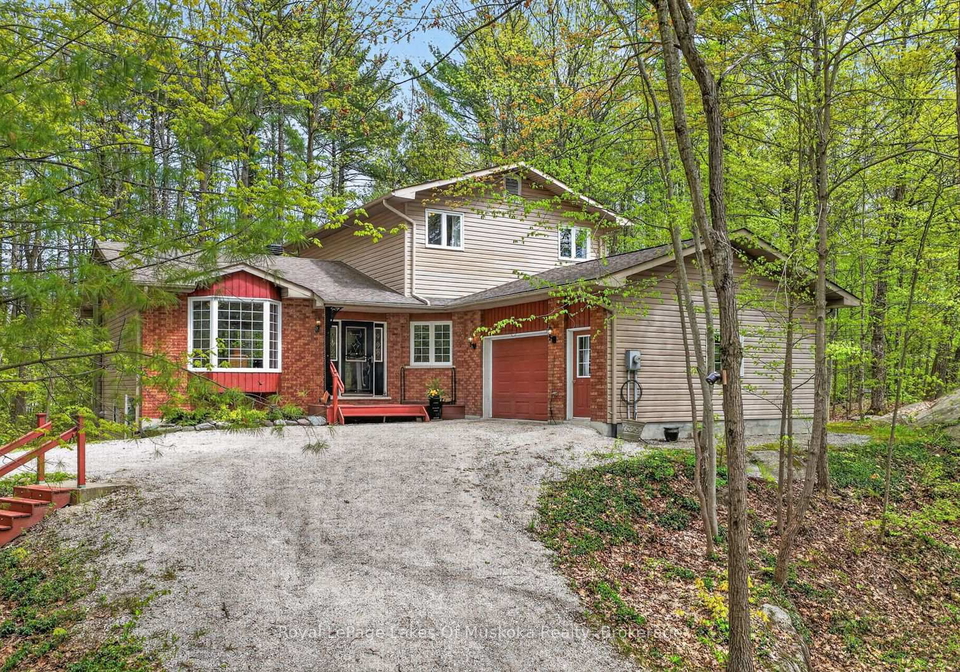19-the-granite-bluff-bracebridge-ontario-x13175220