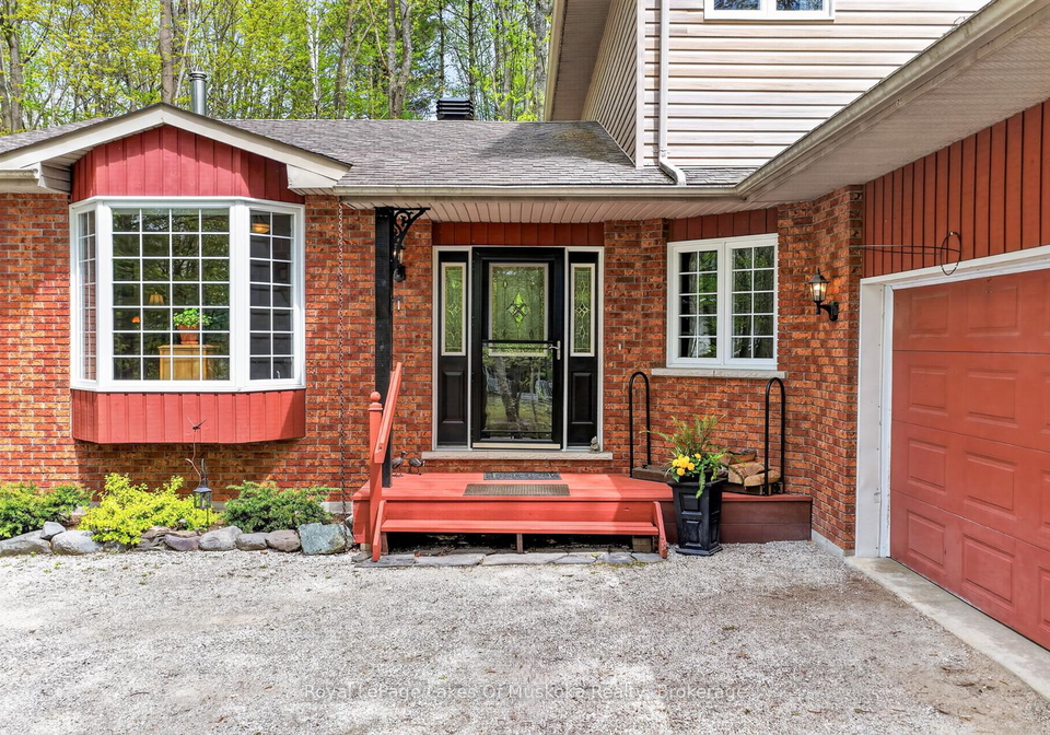 19-the-granite-bluff-bracebridge-ontario-x13175220