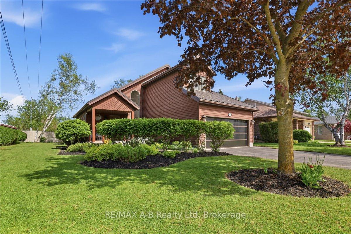 90-waddell-street-stratford-ontario-x13175274