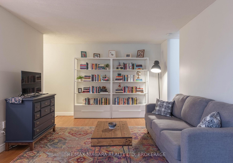 6390-huggins-street-niagara-falls-ontario-x13175774