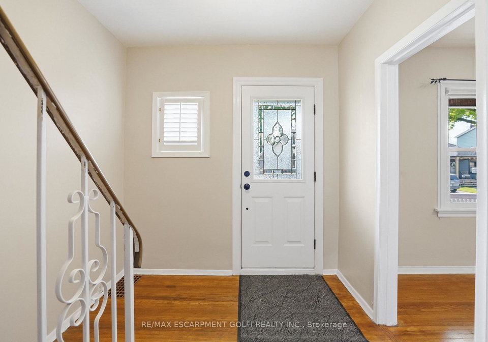 43-cameron-avenue-n-hamilton-ontario-x13175956