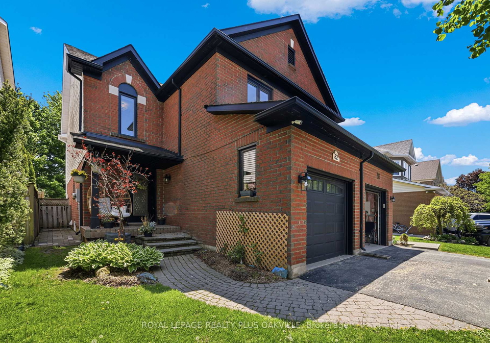 82-fellowes-crescent-hamilton-ontario-x13176624