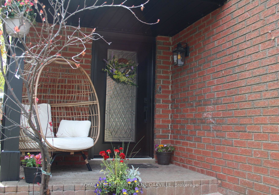 82-fellowes-crescent-hamilton-ontario-x13176624