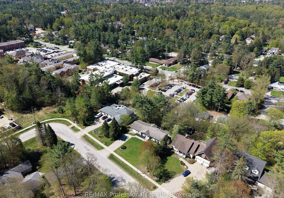 the-granite-bluff-bracebridge-ontario-x13176750