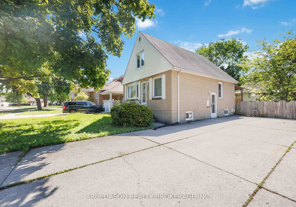 457-montcalm-avenue-sarnia-ontario-x13176806