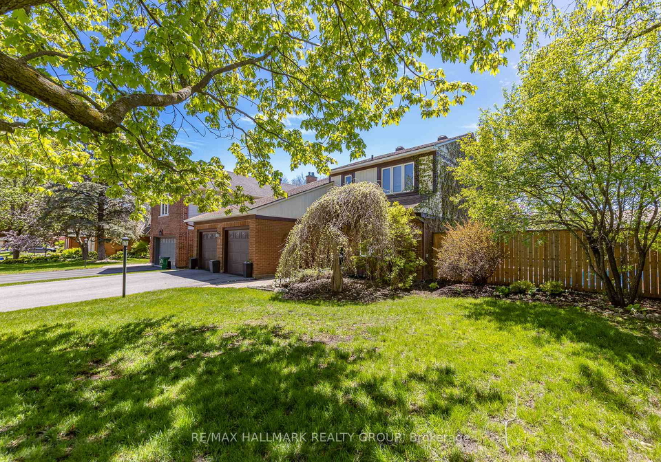8-trotting-way-kanata-ontario-x13177058