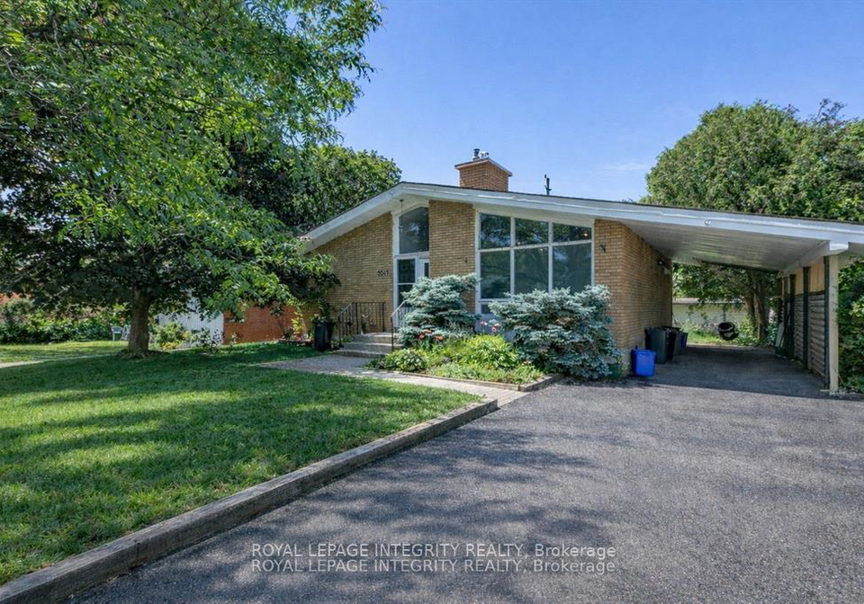 2347-baseline-road-ottawa-ontario-x13177416