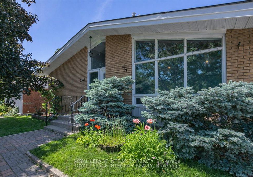 2347-baseline-road-ottawa-ontario-x13177416