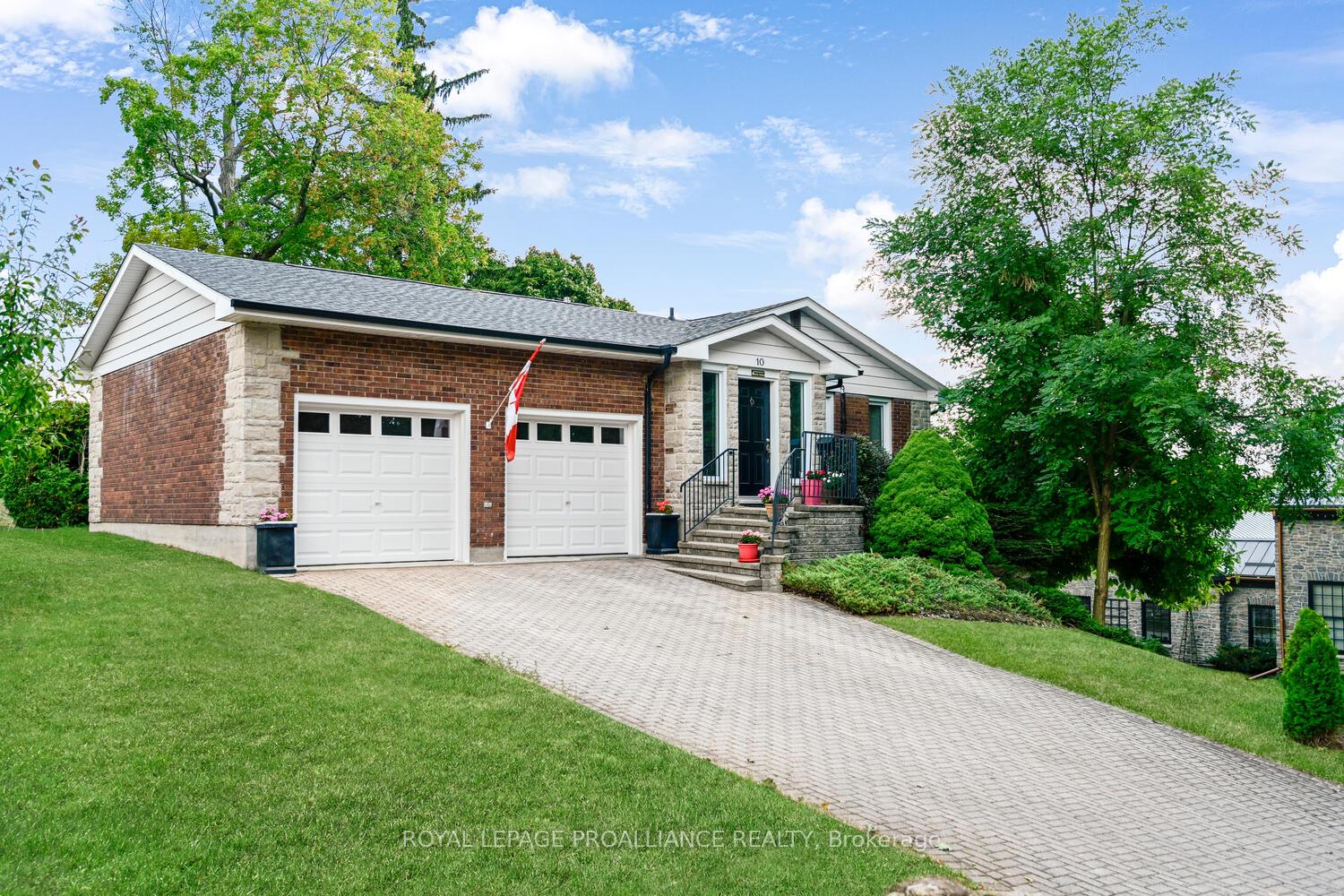 10-cliffside-crescent-brockville-ontario-x13177644