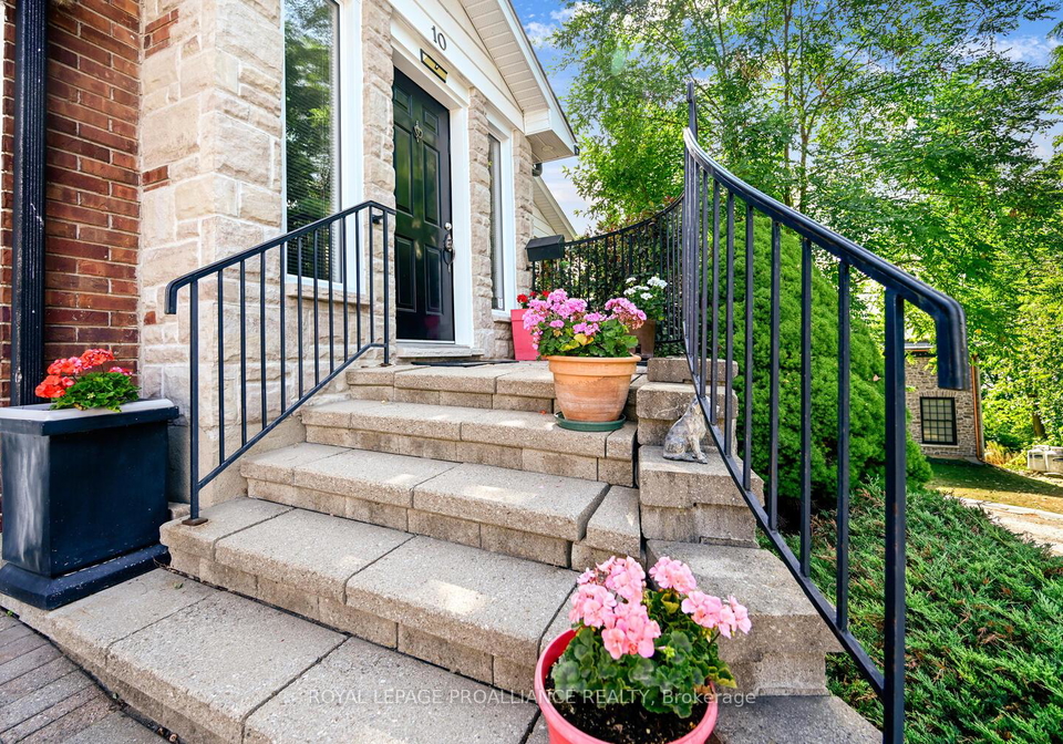 10-cliffside-crescent-brockville-ontario-x13177644
