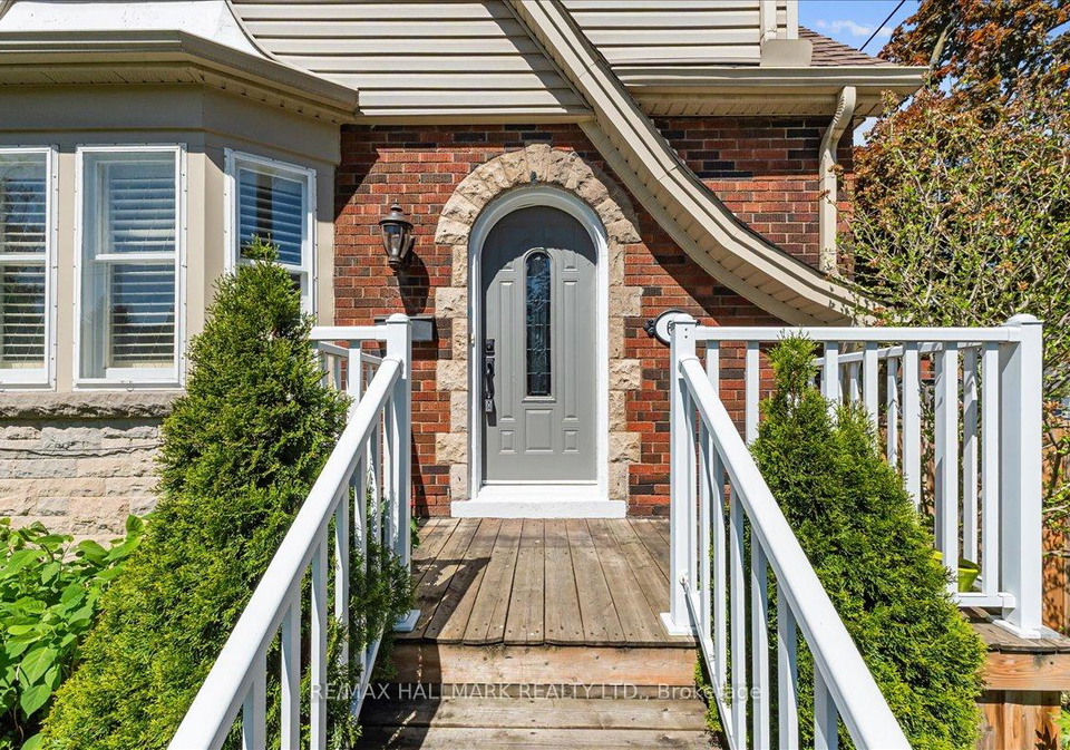 62-tuxedo-avenue-s-hamilton-ontario-x13178014