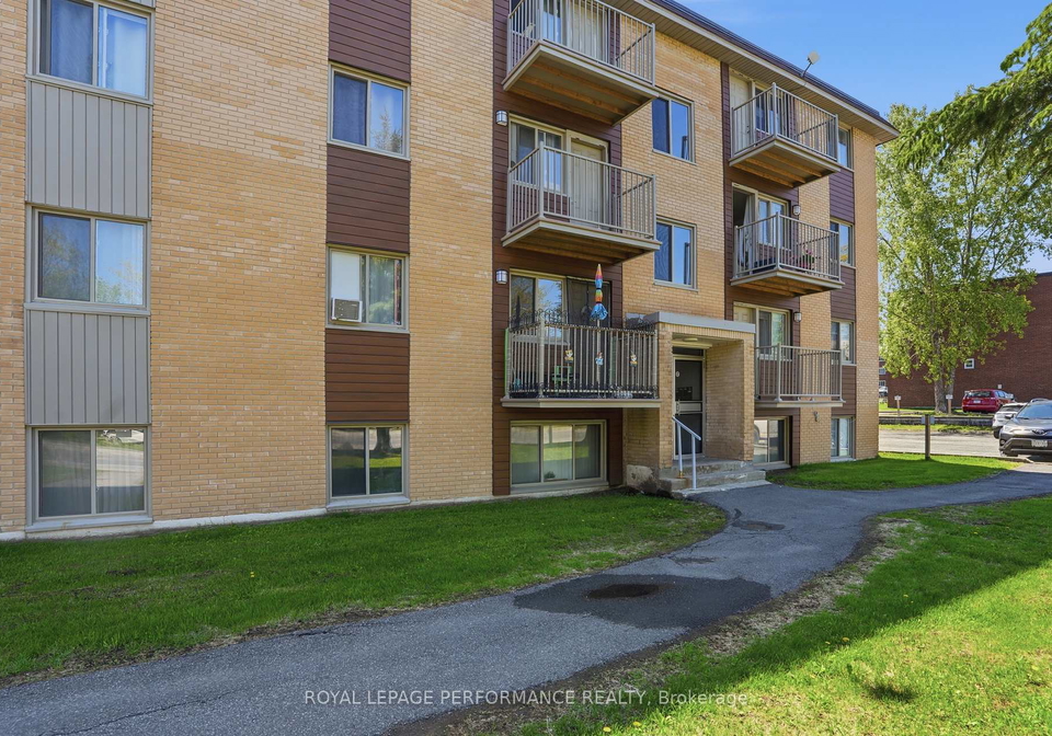 1015-cartier-boulevard-hawkesbury-ontario-x13179620