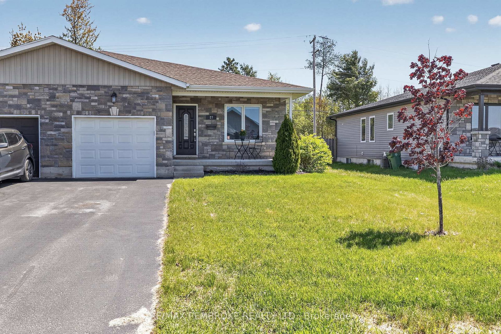 27-noble-crescent-petawawa-ontario-x13182006
