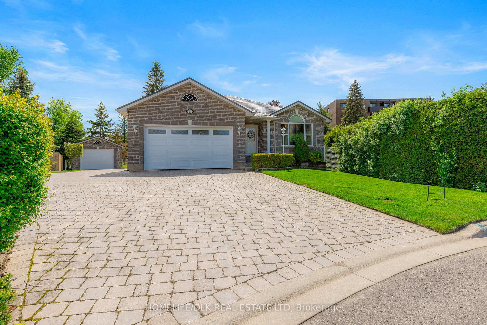 27-loyalist-place-brockville-ontario-x13182472