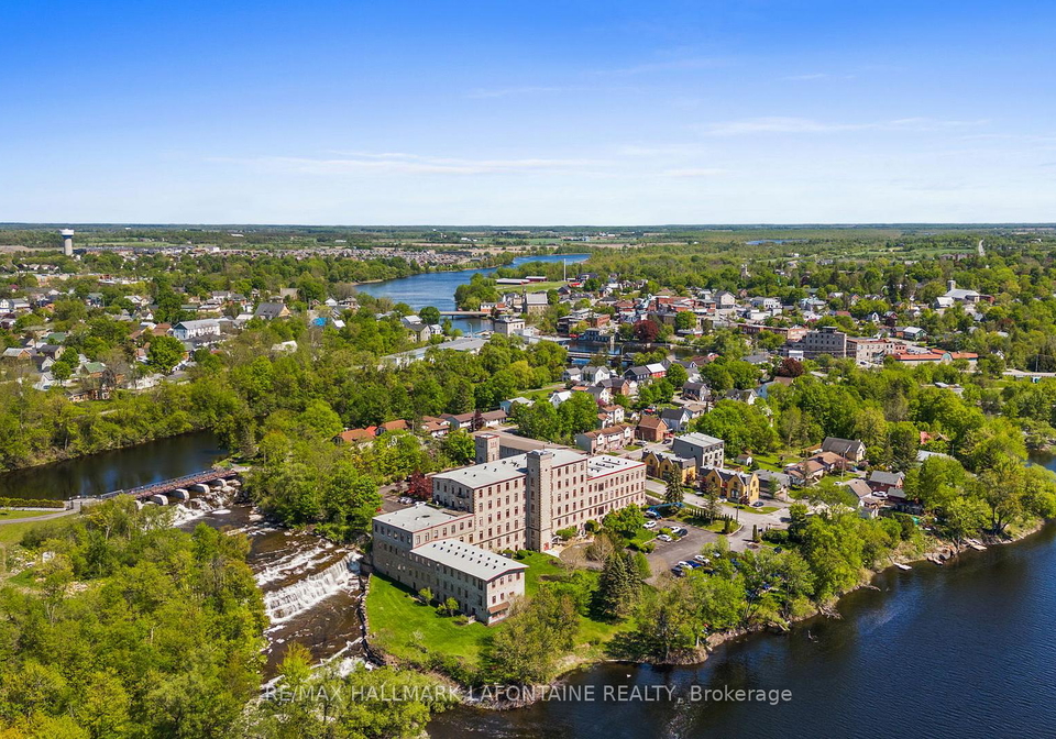 1-rosamond-street-e-mississippi-mills-ontario-x13182524