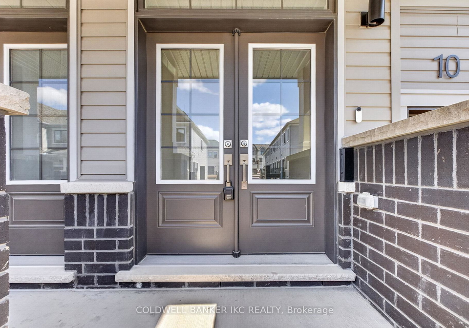 10-seahorse-common-cambridge-ontario-x13183376