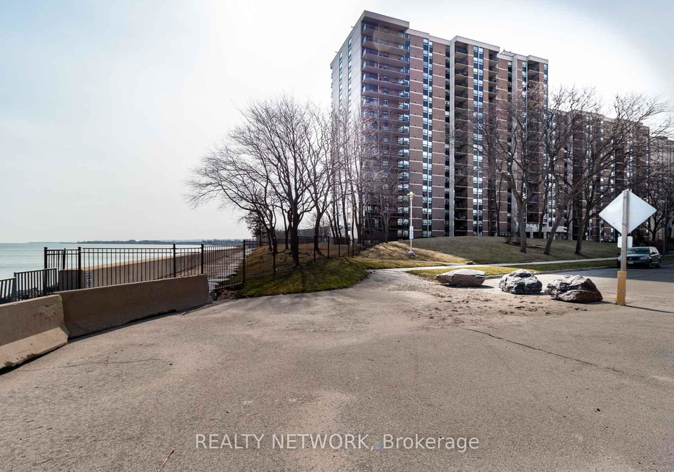 500-green-road-hamilton-ontario-x13184682
