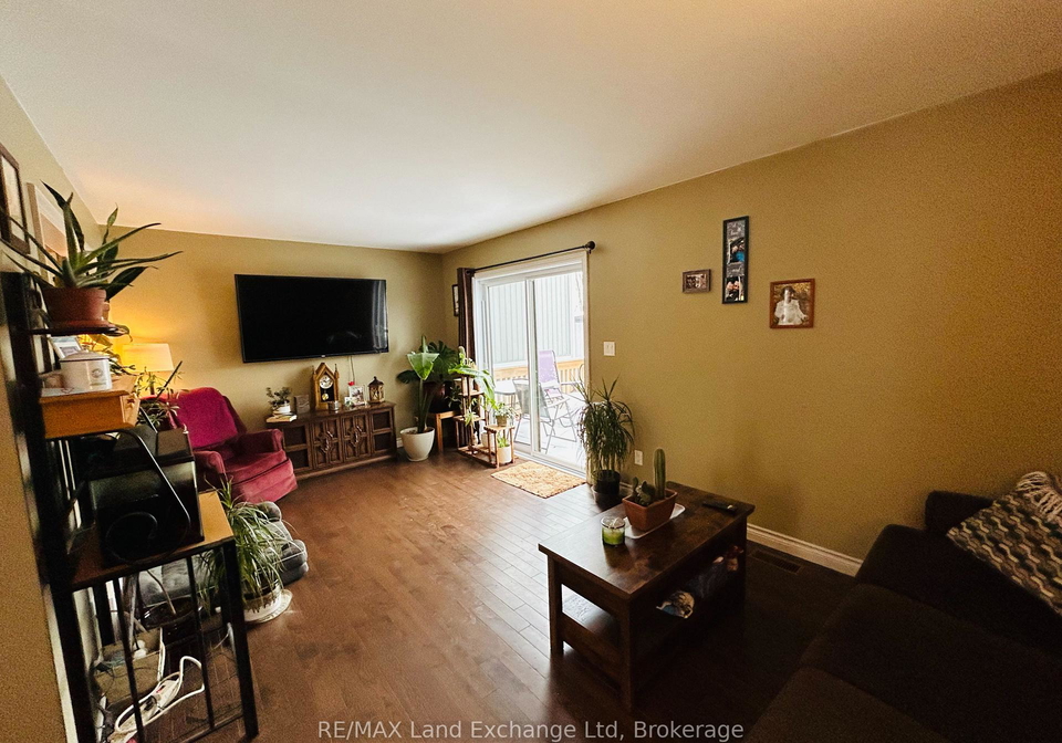 660-gloria-street-north-huron-ontario-x13185436
