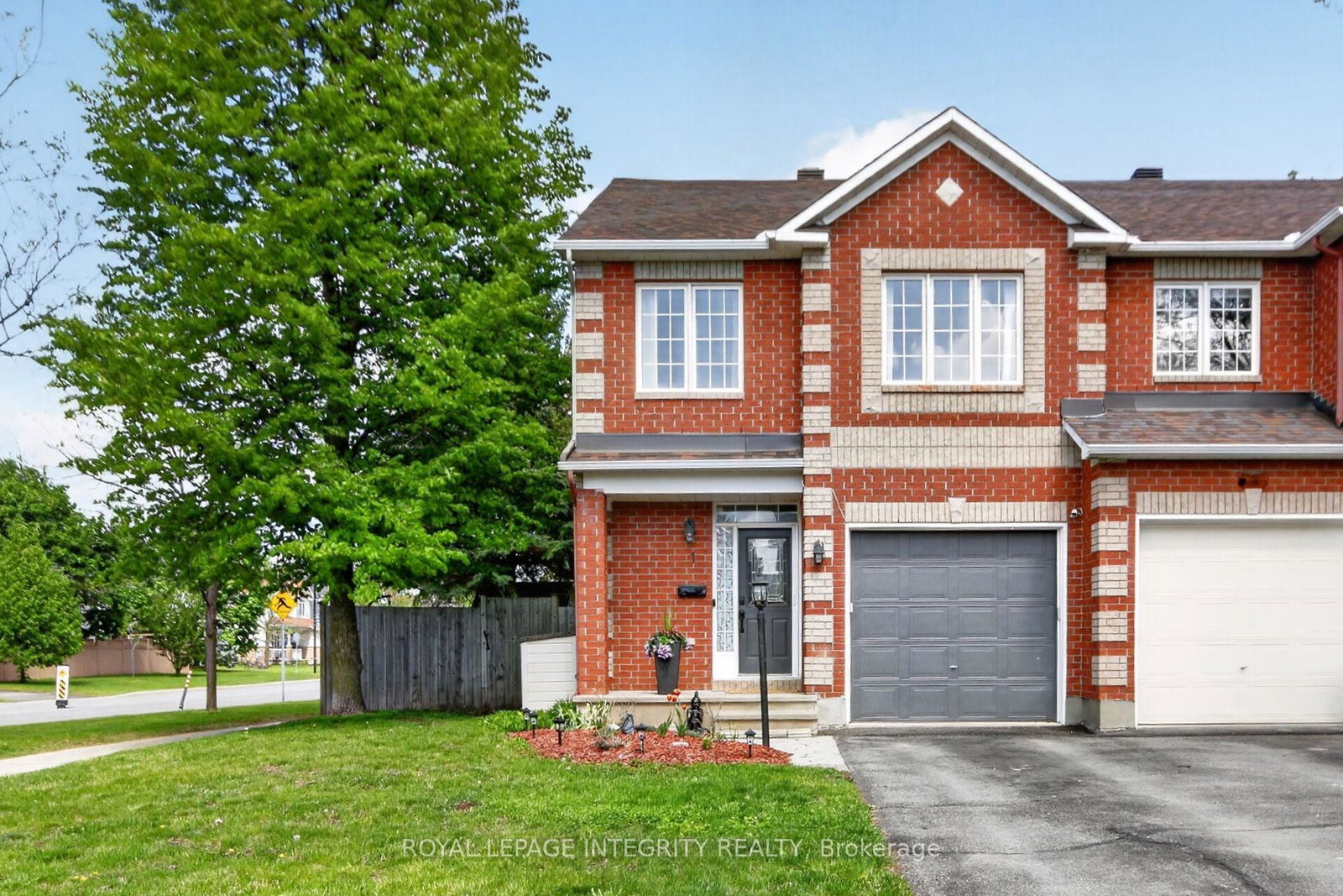 1-chantilly-gate-ottawa-ontario-x13192404