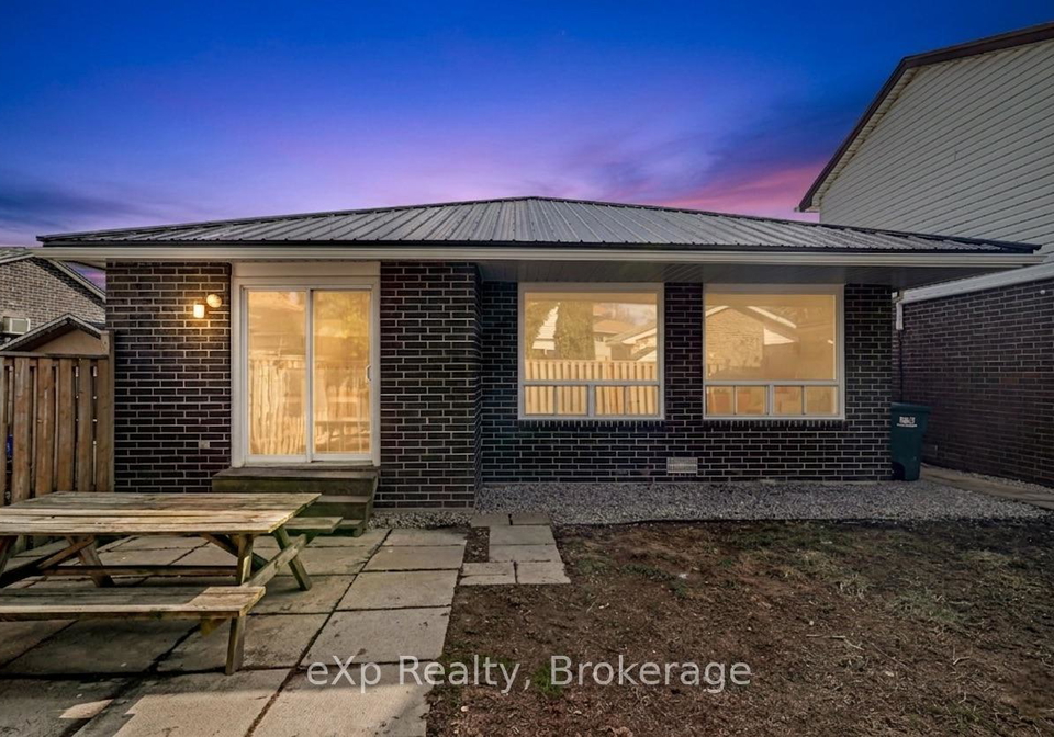 9190-blencarn-court-windsor-ontario-x13193102