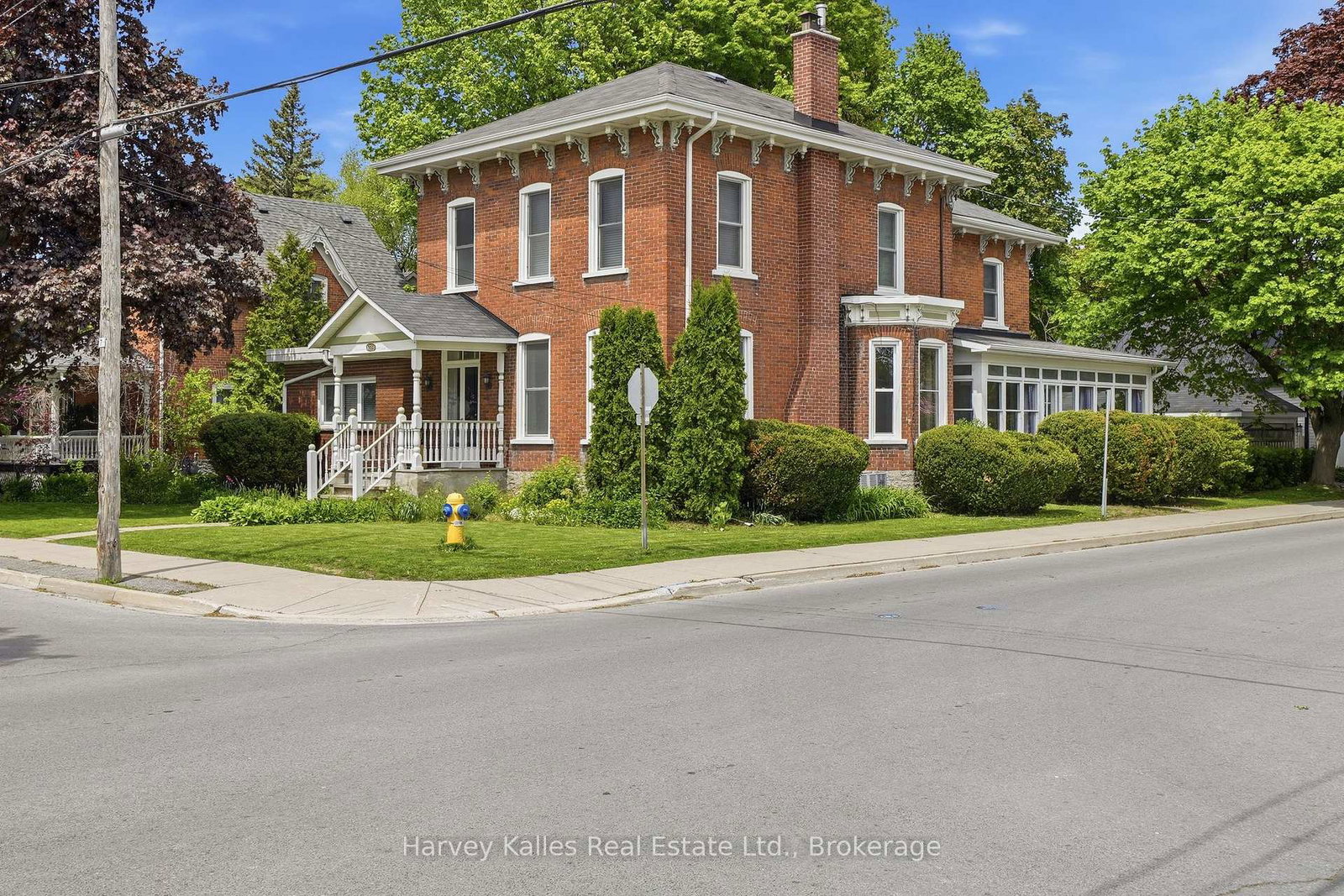 18-centre-street-prince-edward-county-ontario-x13193148
