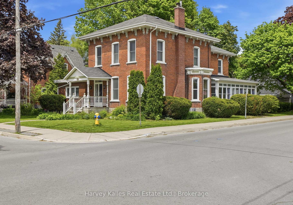 18-centre-street-prince-edward-county-ontario-x13193148
