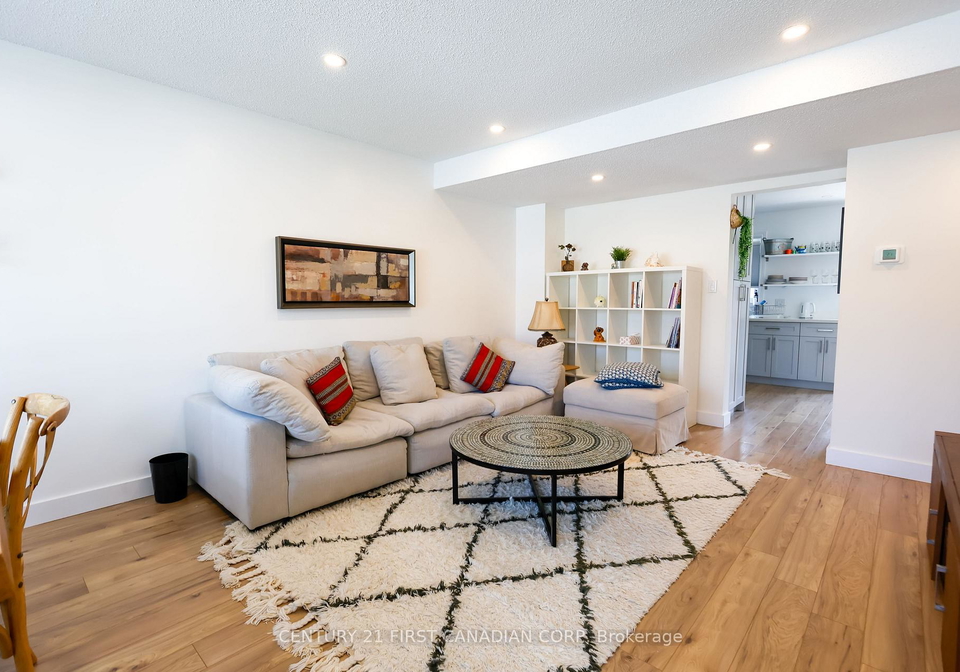 chapman-court-london-north-ontario-x13195270