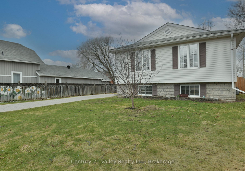 99-queen-street-n-renfrew-ontario-x13199038