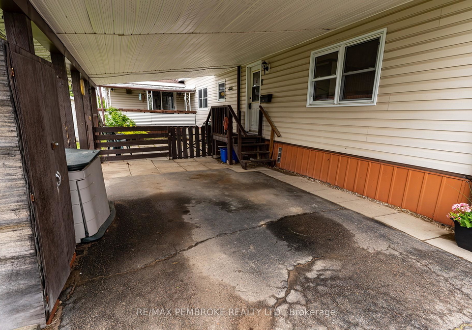 94-pinehurst-estates-petawawa-ontario-x13206154