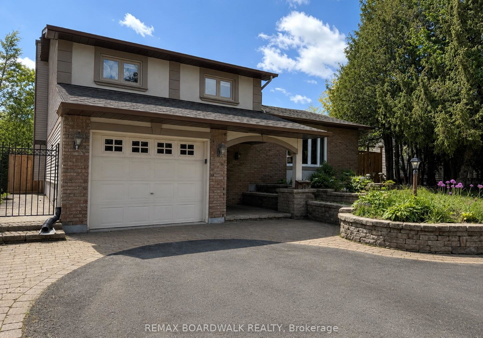 22-bartley-crescent-ottawa-ontario-x13206304