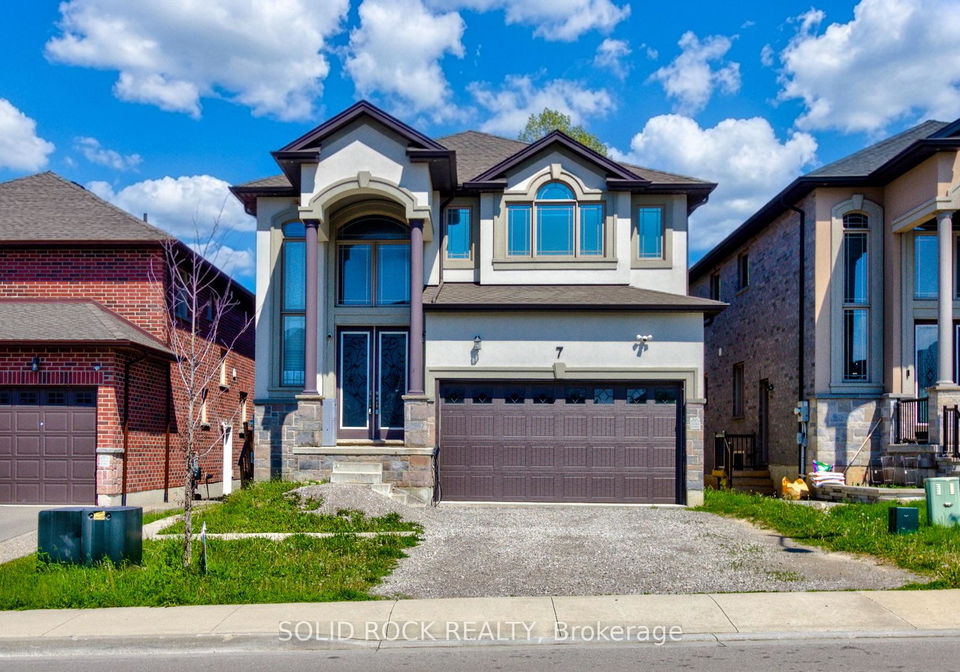 7-chardonnay-street-hamilton-ontario-x13206416