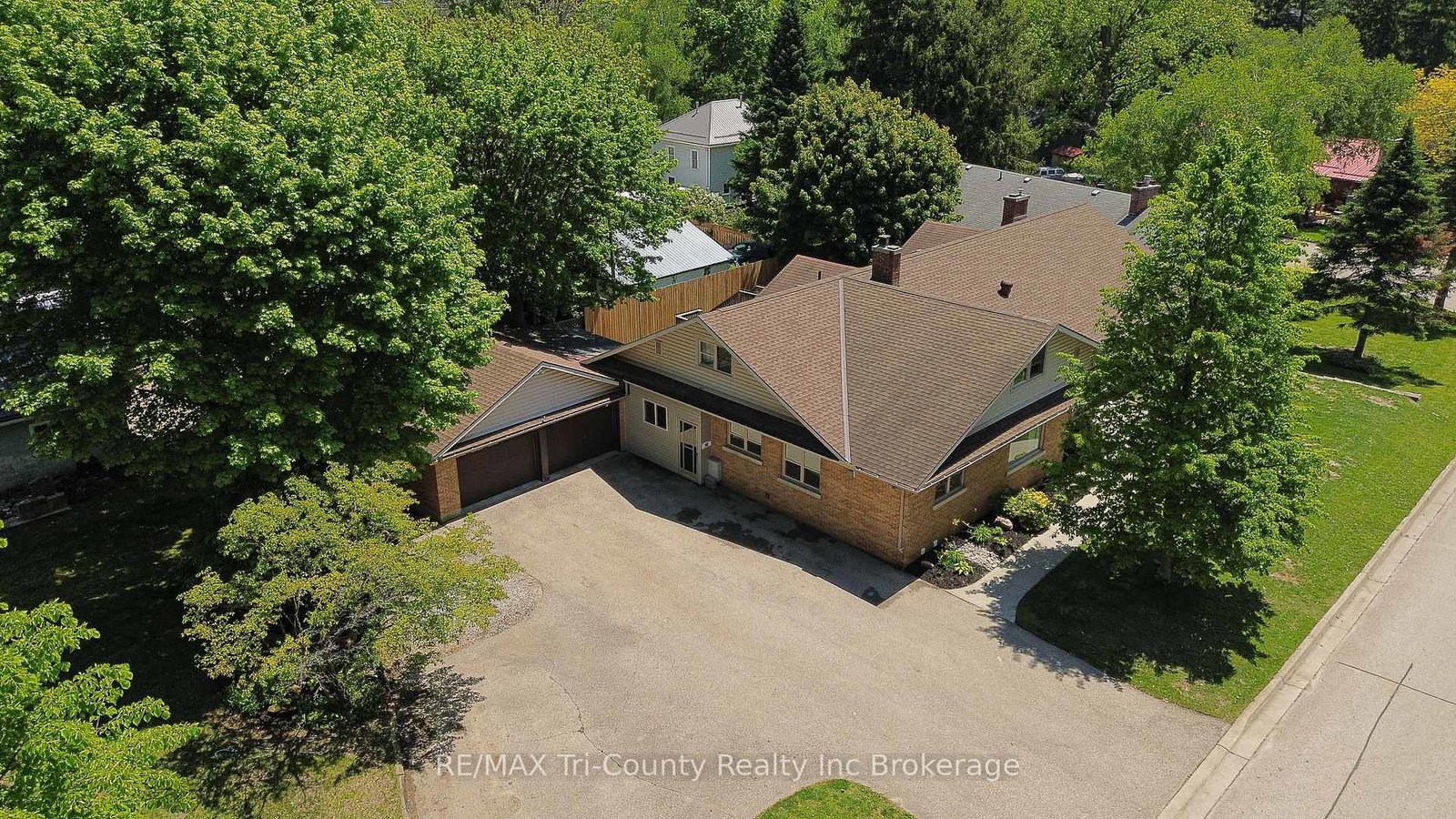 16-delevan-crescent-tillsonburg-ontario-x13206494