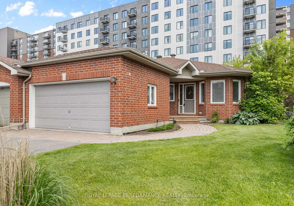 7-roseglen-private-ottawa-ontario-x13206726