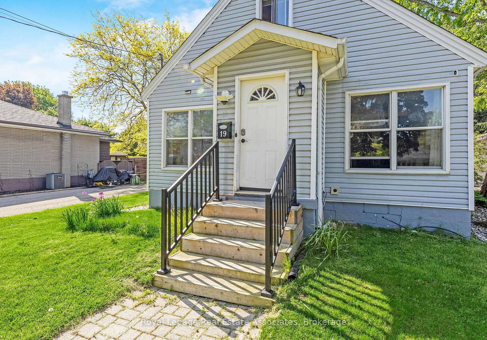 19-beaucourt-road-hamilton-ontario-x13206972