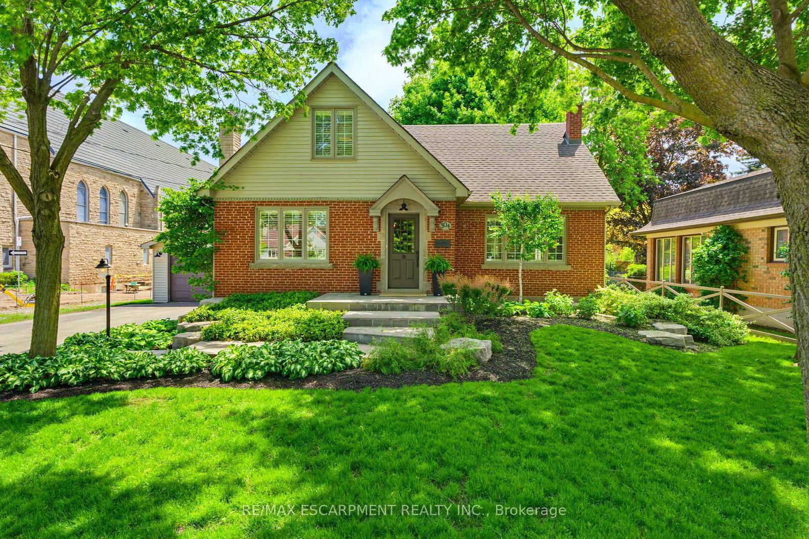 304-parkside-drive-hamilton-ontario-x13207058