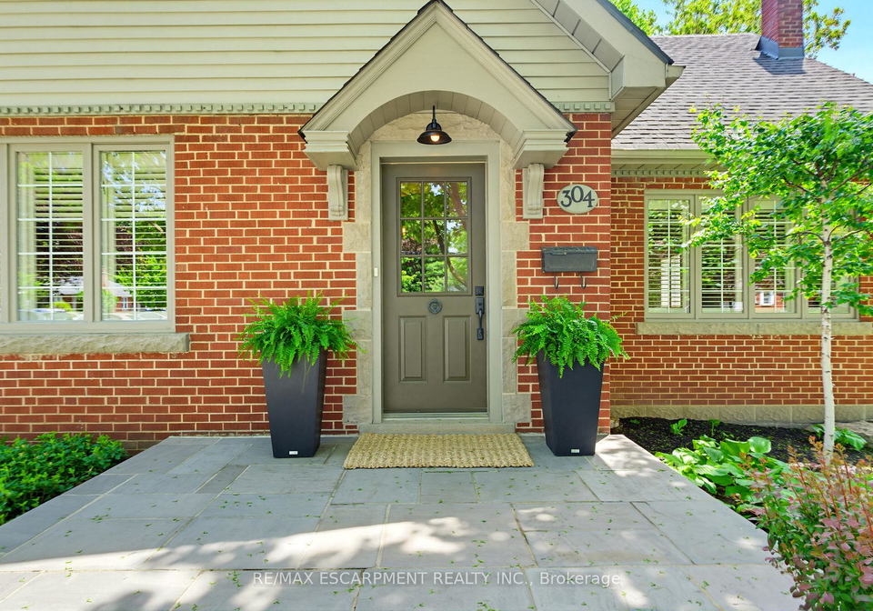 304-parkside-drive-hamilton-ontario-x13207058