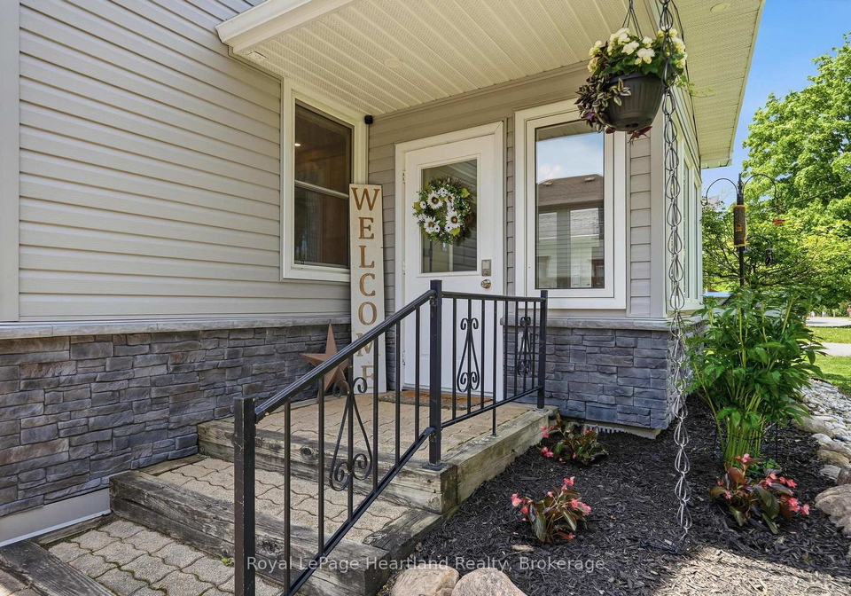 212-townsend-street-central-huron-ontario-x13207484
