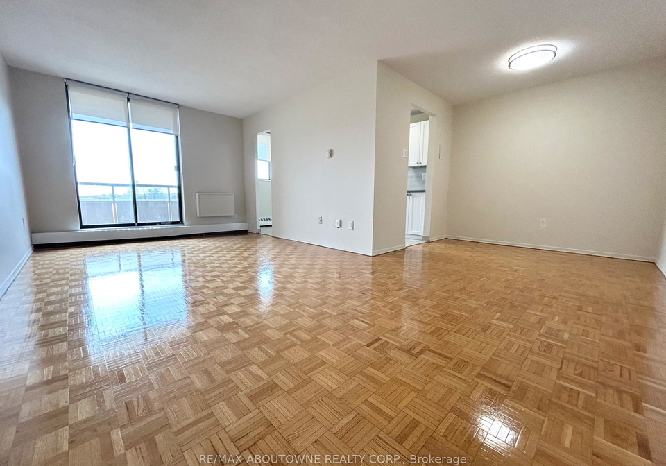 16-cedarwoods-crescent-kitchener-ontario-x13207978