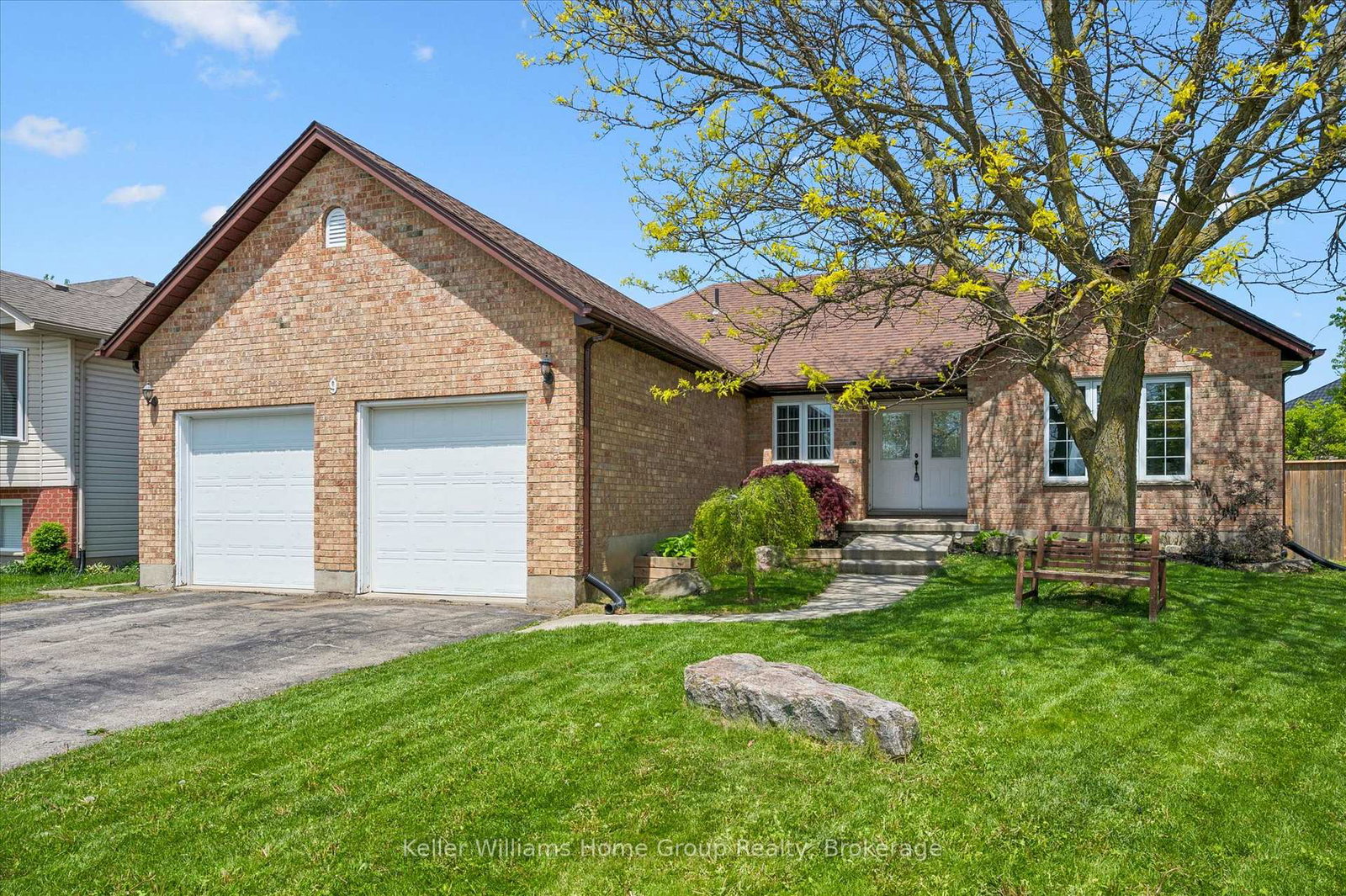 9-berdux-place-wellesley-ontario-x13208028
