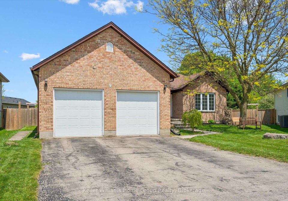 9-berdux-place-wellesley-ontario-x13208028