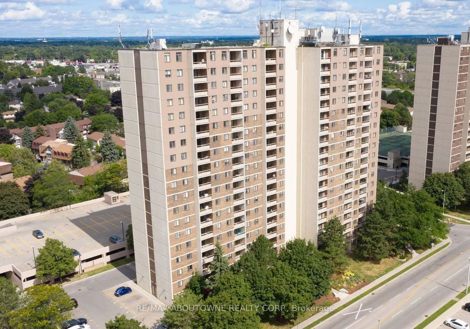 1-cedarwoods-crescent-kitchener-ontario-x13208048