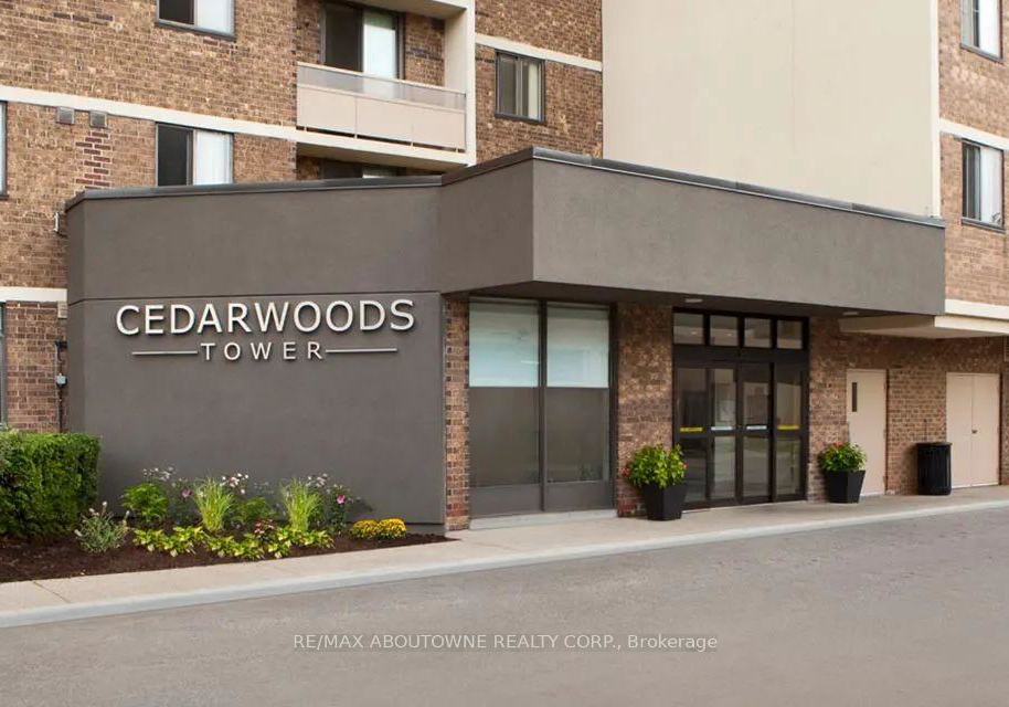 1-cedarwoods-crescent-kitchener-ontario-x13208048