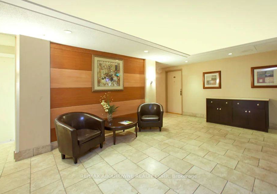 1-cedarwoods-crescent-kitchener-ontario-x13208048