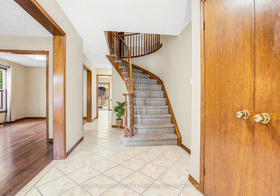 35-amblecote-place-hamilton-ontario-x13208748