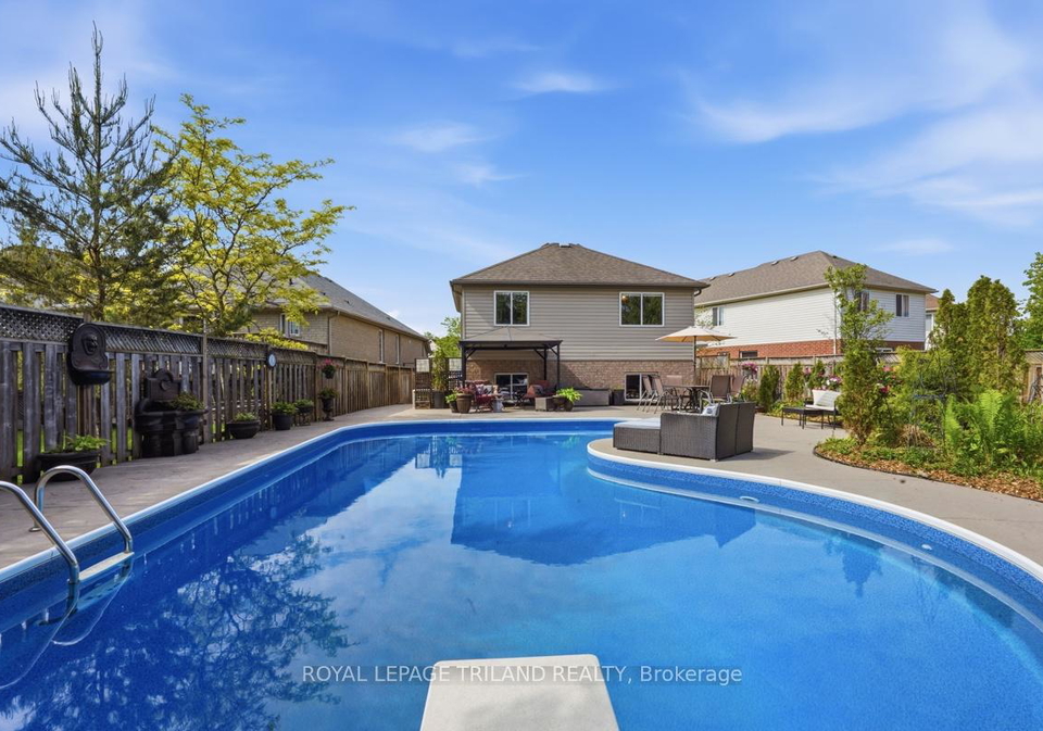 1108-pleasantview-drive-london-north-ontario-x13208852