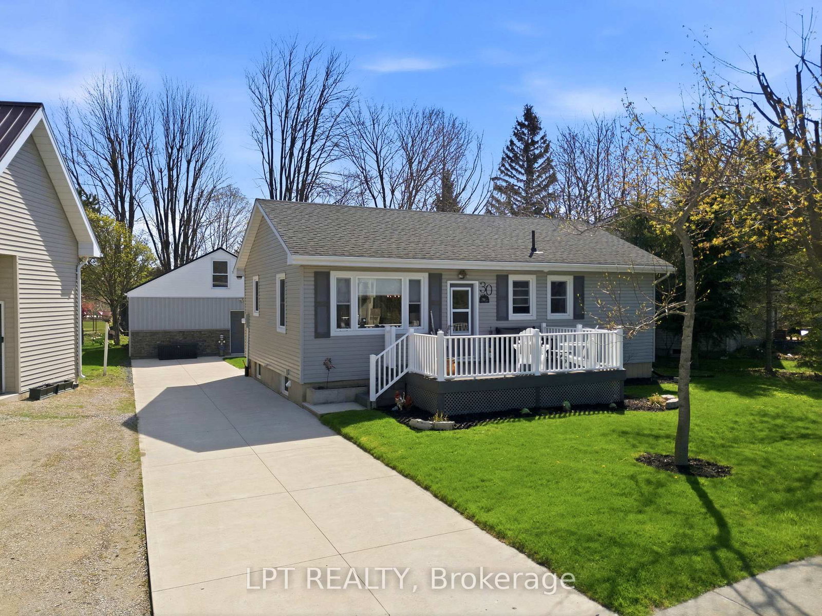 30-sauble-river-road-lambton-shores-ontario-x13208924