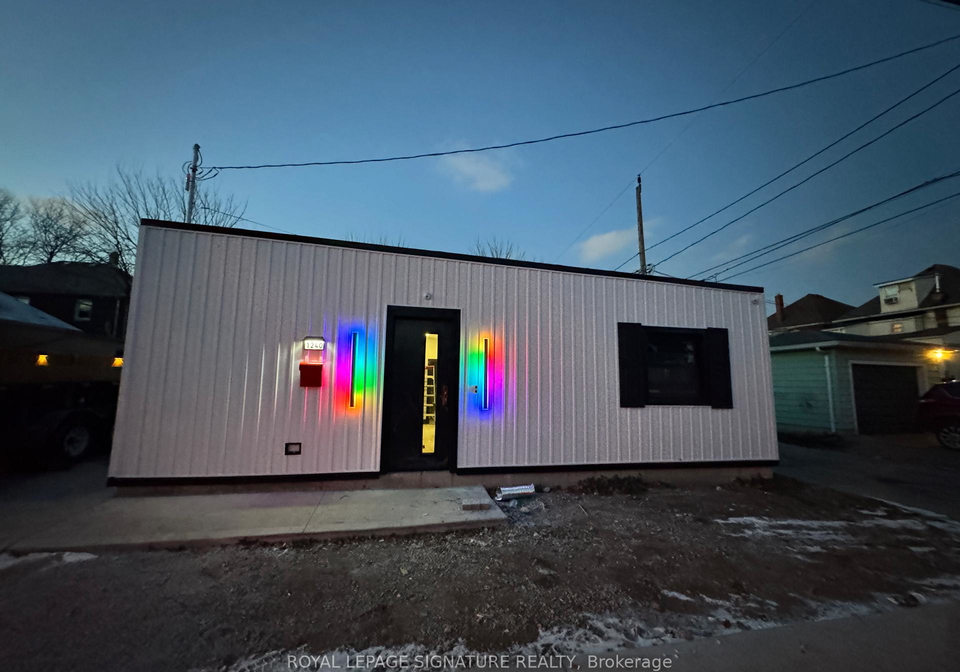 792-pierre-avenue-windsor-ontario-x13209130