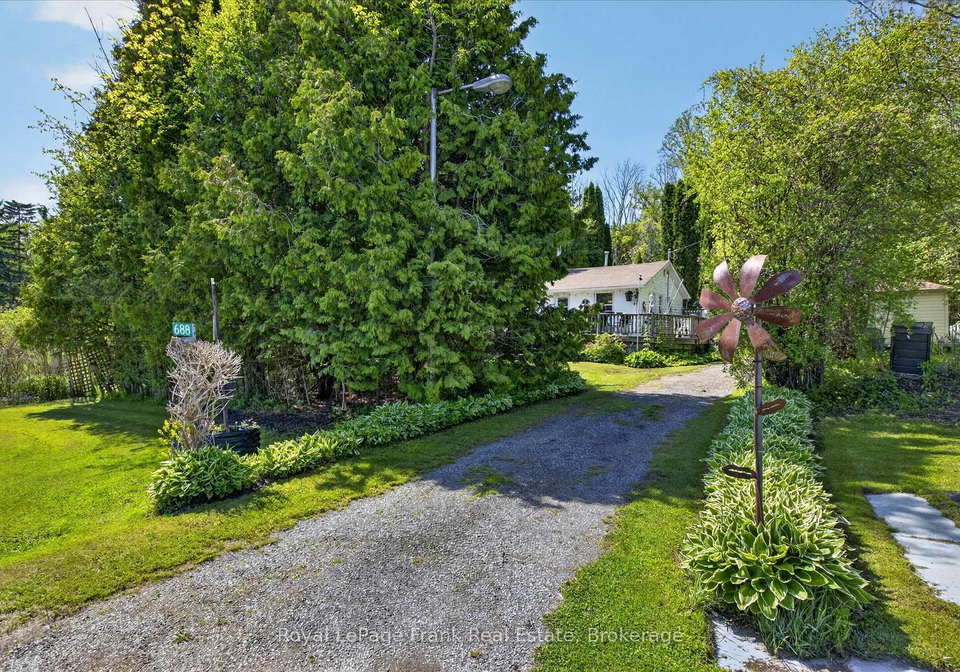 688-north-shore-drive-e-otonabee-south-monaghan-ontario-x13209652